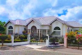 Luxury 5 Bed Villa For sale in Clarendon