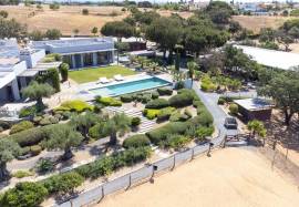 Equestrian Property with 3+2 Bedroom Villa with Pool, Equestrian Center and Stables on a Large Plot of Land