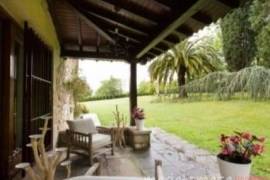 Wonderful Farmhouse for Sale in the Loiu Valley