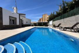 Magnificent villa in Los Balcones! Private Pool!