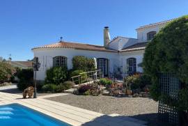 Beautiful Mediterranean Villa With 5 Bedrooms And 3 Bathrooms On Stunning Gardens Of 1100 M2 With Heated Pool. Coup De Coeur