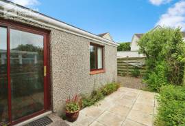 3 bedroom, Semi-detached bungalow for sale