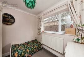 3 bedroom, Semi-detached bungalow for sale