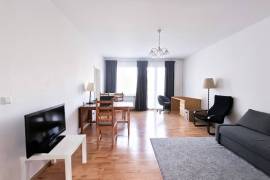 For Sale! 3-room apartment with balcony near Schloss Charlottenburg