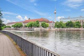 Modern 3-Room Apartment with Balcony in Prime Berlin Mitte Location