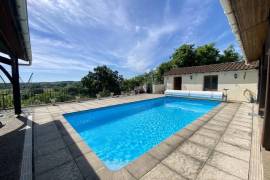 €208000 - Incredible Views! Superb Stone House with Three Bedrooms and a Heated Saltwater Pool