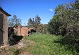 Vacant House with 8 Divisions and Dependencies on Mixed Land of 2840m2 - Vaqueiros, Alcoutim