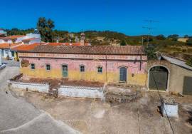 Vacant House with 8 Divisions and Dependencies on Mixed Land of 2840m2 - Vaqueiros, Alcoutim