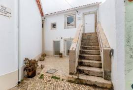 Old house renovated into 2 charming houses, Vila Nogueira de Azeitão