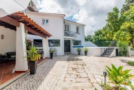 Charming 4 bedroom villa with pool, Vila Nogueira de Azeitão