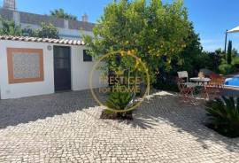 3-bedroom house for sale in Querença, Loulé, with heated pool, garden, and local housing license