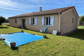 Detached Bungalow with Landscaped Garden