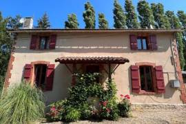 €185500 - Beautiful House in a Quiet Area