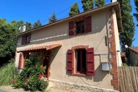 €185500 - Beautiful House in a Quiet Area