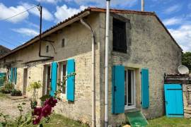 €186170 - Lovely 2 Bedroom House with Enclosed Grounds