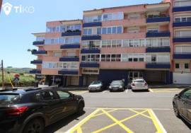 3 bedroom apartment Barcarena with storage room and parking