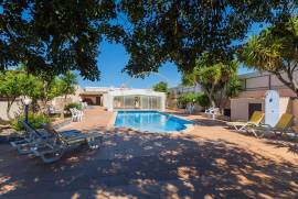 Villa with 7 bedrooms and swimming pool for annual rental