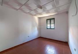 House T3+Annex for sale in Santarém