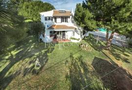 Porches - 4-bedroom villa with pool close to the international Nobel school