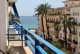 Beautiful 2 bed apartment with sea view