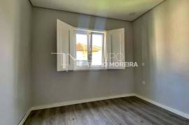 House 2 Bedrooms in Ovar