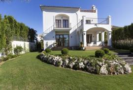 4 Bedrooms - Villa - For Sale