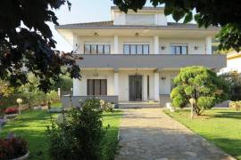 Stunning Villa Split into 2 Apartments For Sale in Monti di Licciana Nardi Tuscany