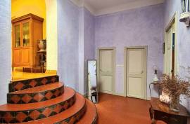 Superb Character Property With 311 M2 Of Living Space, Annexe And Park Of 1660 M2. Unique