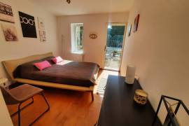Superb Character House With 210 M2 Of Living Space And Garden Of 600 M2 With Pool.