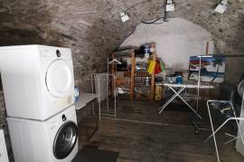 Superb Character House With 210 M2 Of Living Space And Garden Of 600 M2 With Pool.