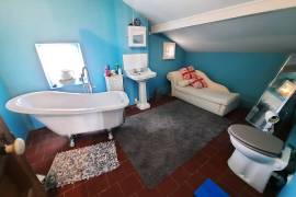 Unique Bourgeoise House With Pool