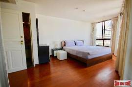Prime Mansion Promsri - A Spacious 2-Bedroom Condo with Stunning City Views