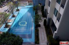 Q Asoke - Cozy Rare Studio Unit for Sale with Pool & City Views in Petchaburi