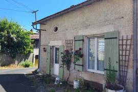 2 Bedrooms - House - Poitou-Charentes - For Sale