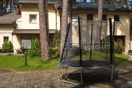 Detached house for rent in Jurmala, 230.00m2