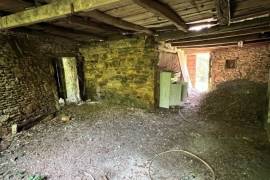€29000 - Beautiful Commercial Potentials: House for Commercial Use between Champagne-Mouton and Confolens to Renovate