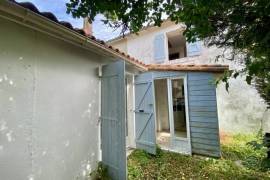 €55000 - Cute Village House with Large Barn to Renovate