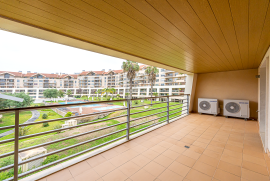 2-beds in a gated community, in the center of Cascais