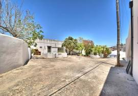 Fully renovated 3 bedroom detached single storey villa in Varjota Boliqueime Algarve