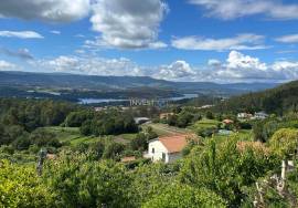 Large and Well-Located Land in Vila Nova de Cerveira – The Ideal Opportunity to Build the Home of Your Dreams
