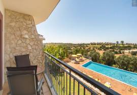 1+1 bedroom apartment overlooking the Vale da Pinta golf course – CARVOEIRO