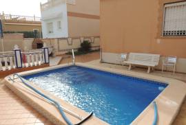 Great opportunity! Plot 450 m2 with swimming pool! Detached house with 4 winds in Torrevieja!