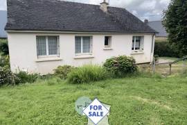 Detached Country House with Outbuilding