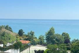 Bargain! 2 BED 2 BATH apartment with SEA...