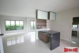 Setthasiri Onnut-Srinakarindra - New Designer Home with4 Bedrooms and 284 Sqm.