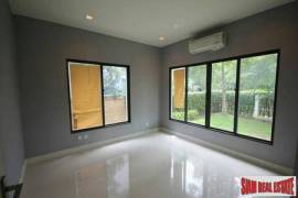 Setthasiri Krungthep Kreetha - New Designer Home with 4 Bedrooms and 318 Sqm.
