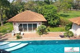 Windmill Village Bangna Golf Course - Extra Large Four Bedroom Home with Pool near the Airport
