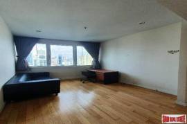 Millennium Residence - Nice size 2+1 Bedroom Condo for Rent near Asoke BTS