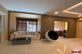 Windmill Village - Luxurious 7-Bedroom Pool Villa For Rent at Windmill Golf Course Bangna