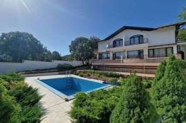 4 BED house with a pool in Goritsa villa...